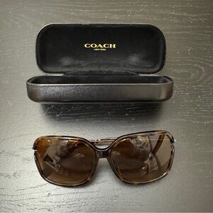 CHIC Coach Sunglasses 🕶️